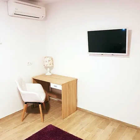 شقة S.a.s. *